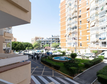 Apartment for sale in Benalmadena Costa - R5436349