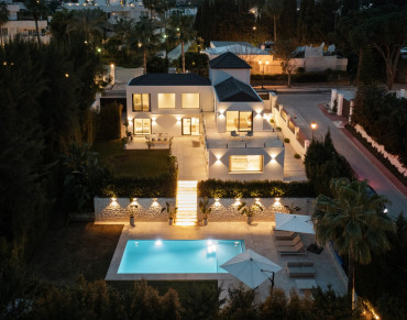 Villa for sale in Las Brisas - 24166