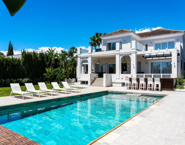 Villa for sale in Nueva Andalucia - 885-00564P