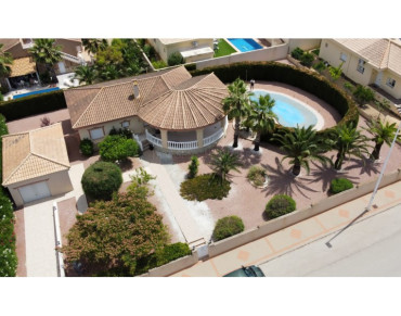 Villa for sale in Hondón de las Nieves / El Fondó de les Neus - 1811