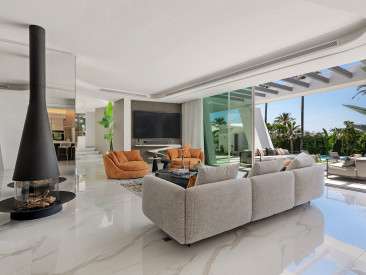 Villa in Marbella — photo 2