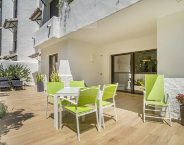 Apartment for sale in Estepona - R5433238