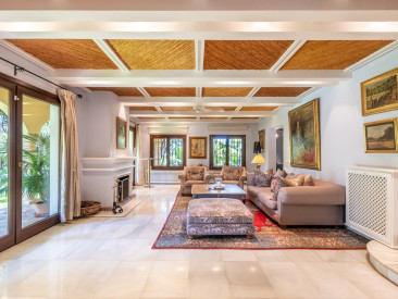 Villa in Marbella — photo 2