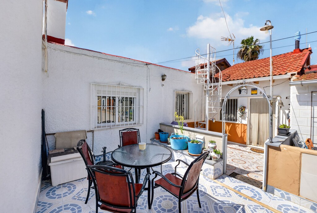 JHN0866E - Town House in Torrevieja