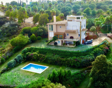 Villa for sale in Sotogrande Alto - V345