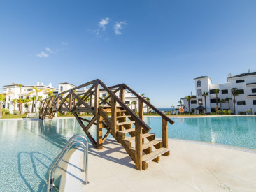 Apartment in Estepona — photo 2