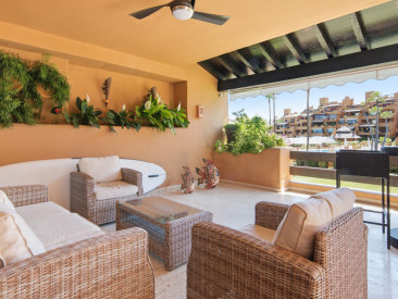 Apartment in Estepona — photo 2
