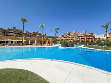 Apartment in Estepona — photo 3