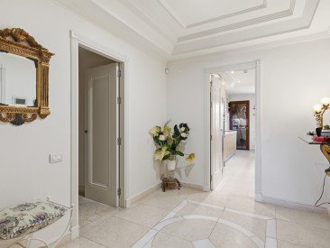 Apartment in Estepona — photo 4