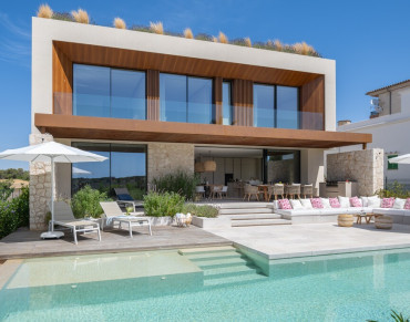 Villa for sale in Portocolom - 6184