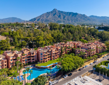 Apartment for sale in Marbella Golden Mile - PANR-16552