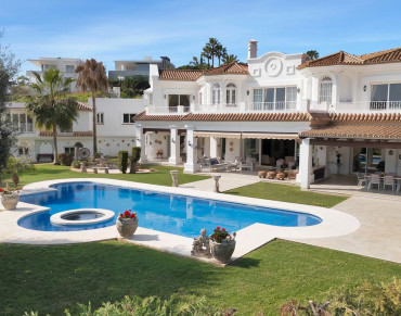 Villa for sale in Nueva Andalucia - 343-R4980175