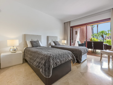 Apartment in Estepona — photo 3