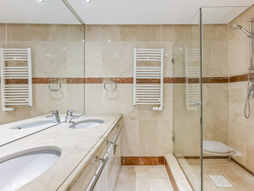Apartment in Estepona — photo 5