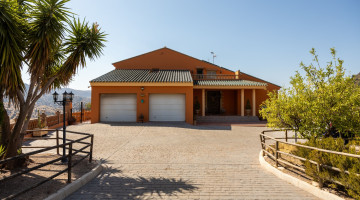 Villa for sale in Almogía, Málaga €989.000 — photo 3 of 52