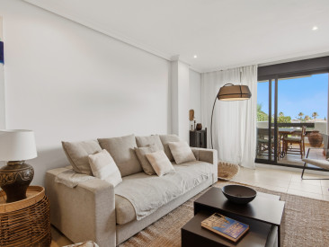 Apartment in Estepona — photo 2