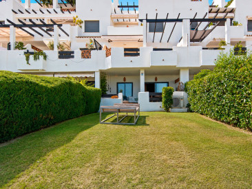 Apartment in Estepona — photo 3