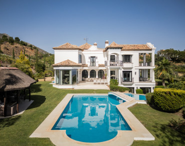 Villa for sale in Marbella Golden Mile - DM5435