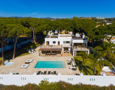 Villa for sale in Marbella East - SH6-R