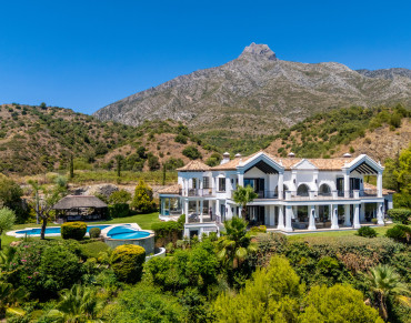 Villa for sale in Marbella Golden Mile - PANR-16570