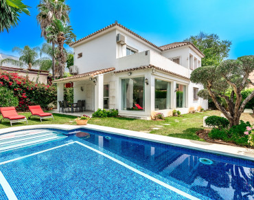 Villa for sale in Marbella Golden Mile - W-02SNXQ