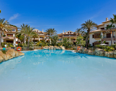 Apartment for sale in Marbella East - KSSIR-27984P