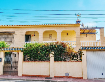 Villa for sale in Benalmadena Costa - ST6393