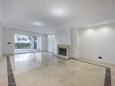 Apartment in Marbella — photo 4