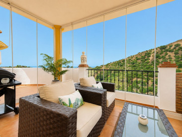 Penthouse in Calahonda — photo 2