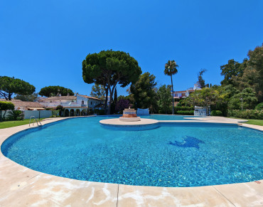 Town House for sale in Marbella East - BEMT336