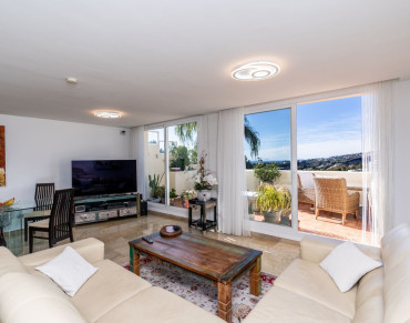 Apartment for sale in Benahavis - R5465326