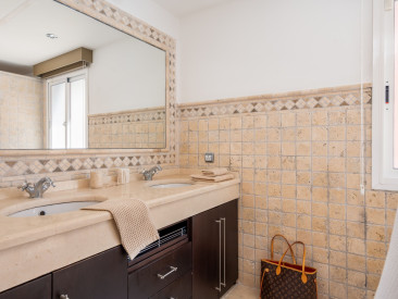 Town House in Marbella — photo 2