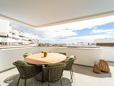Apartment in Estepona — photo 2