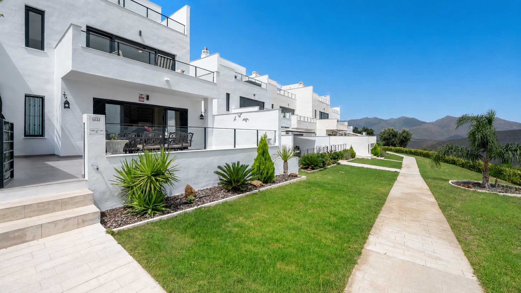 W-04AY1U - Town House in Marbella