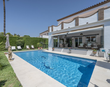 Villa for sale in Sitio de Calahonda - LS50224