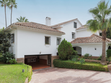 Villa in Marbella — photo 2