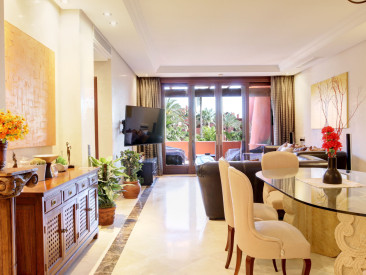 Apartment in Estepona — photo 3