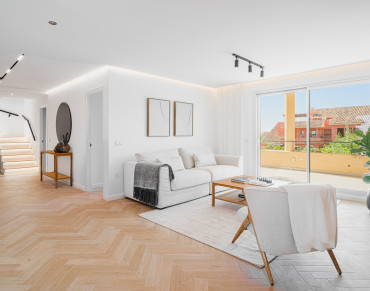 Penthouse for sale in Estepona East - MEX1048