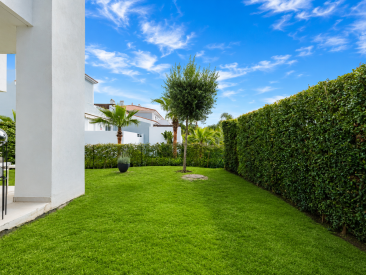 Apartment in Estepona — photo 2