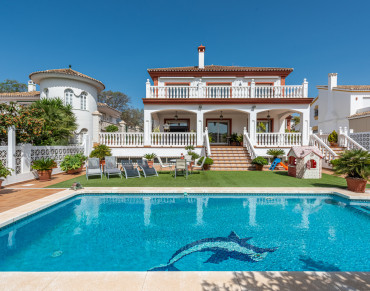 Villa for sale in San Pedro de Alcantara - R5014684