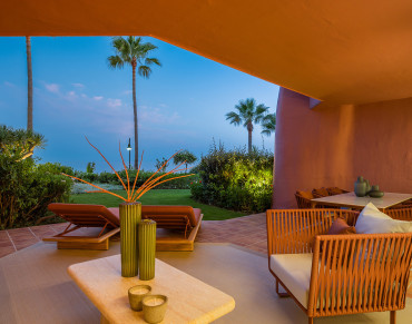 Apartment for sale in Estepona East - R5067103