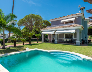Villa for sale in Estepona East - MEX1008