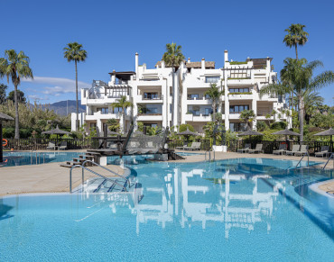 Apartment for sale in Estepona East - R5133517