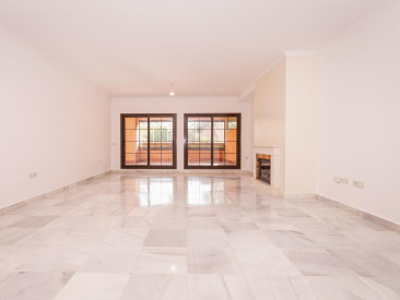 Apartment in Estepona — photo 2