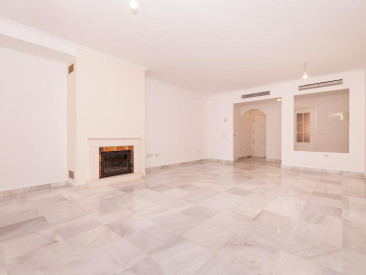 Apartment in Estepona — photo 5