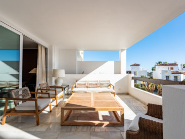 Apartment in Estepona — photo 2