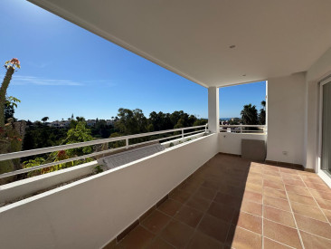 Apartment in Estepona — photo 3