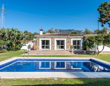 Villa for sale in Marbella Golden Mile - MEX1054