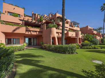 Apartment in Estepona — photo 4