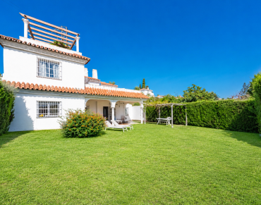 Villa for sale in Estepona East - MEX1083